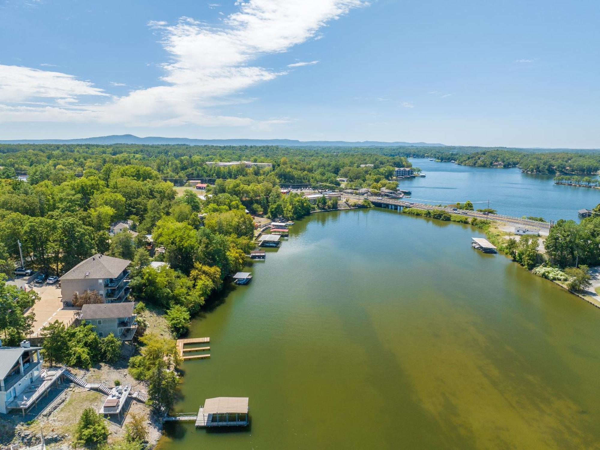 Ember'S View, Spa City Jewel- Lovely Lake Condo هوت سبرنغز المظهر الخارجي الصورة